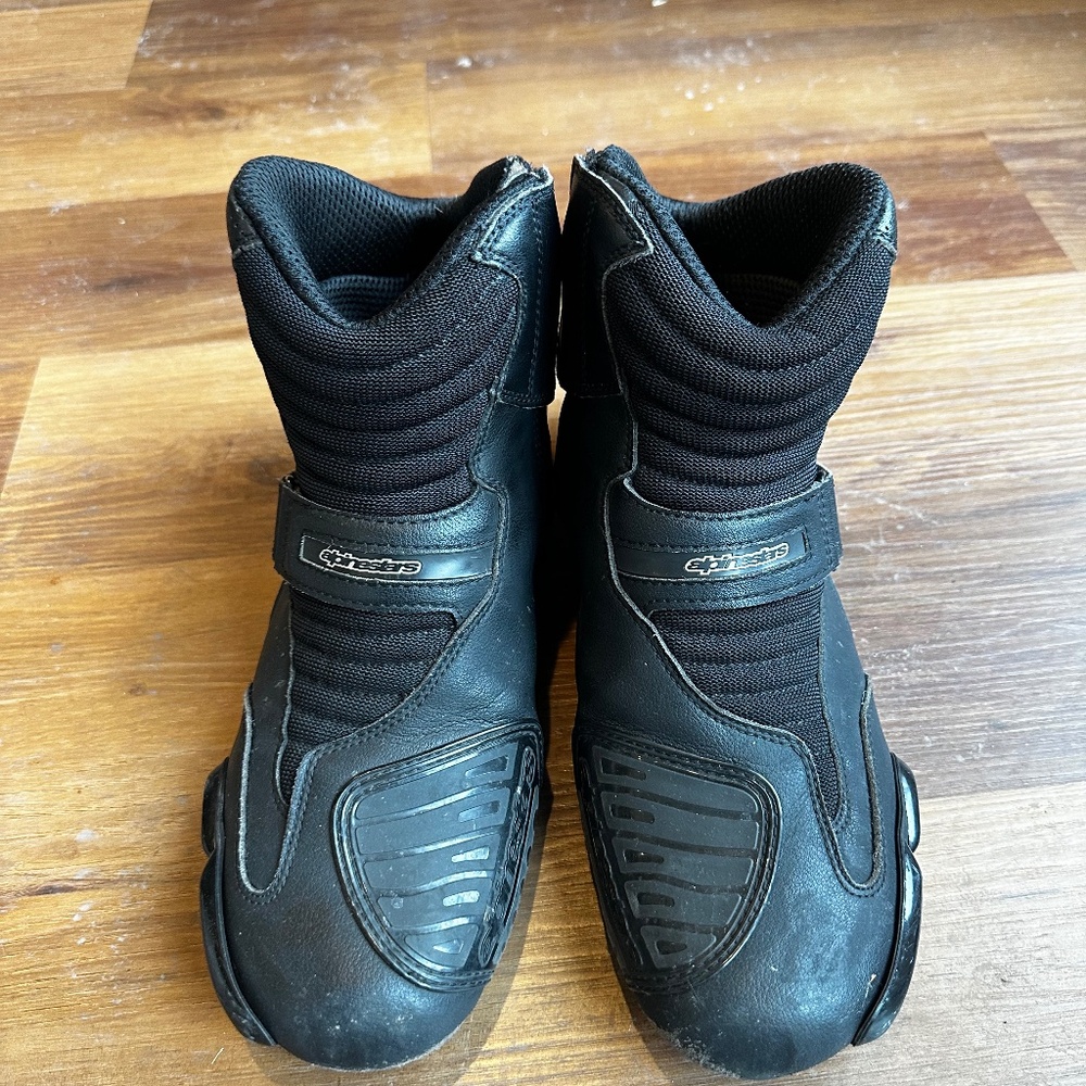 Alpinestars SMX-1 vented motorcycle boots